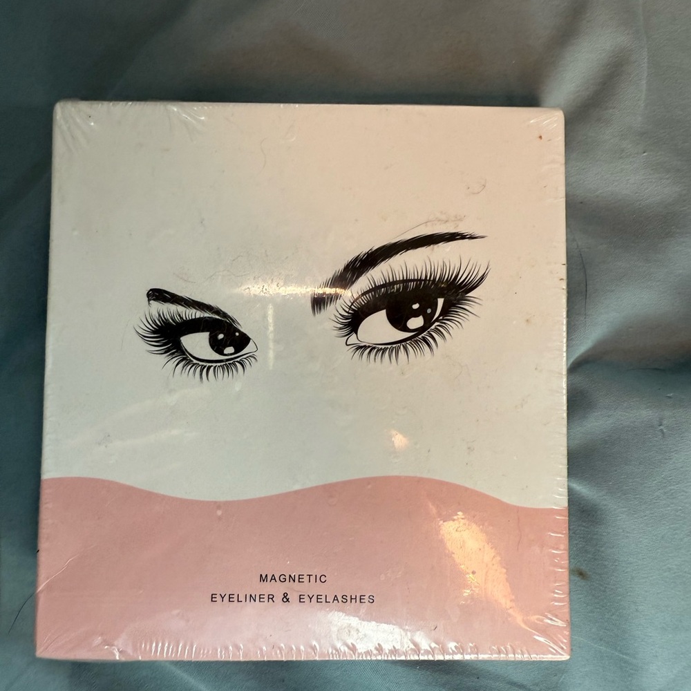 Magnetic Eyeliner & Eyelashes Set